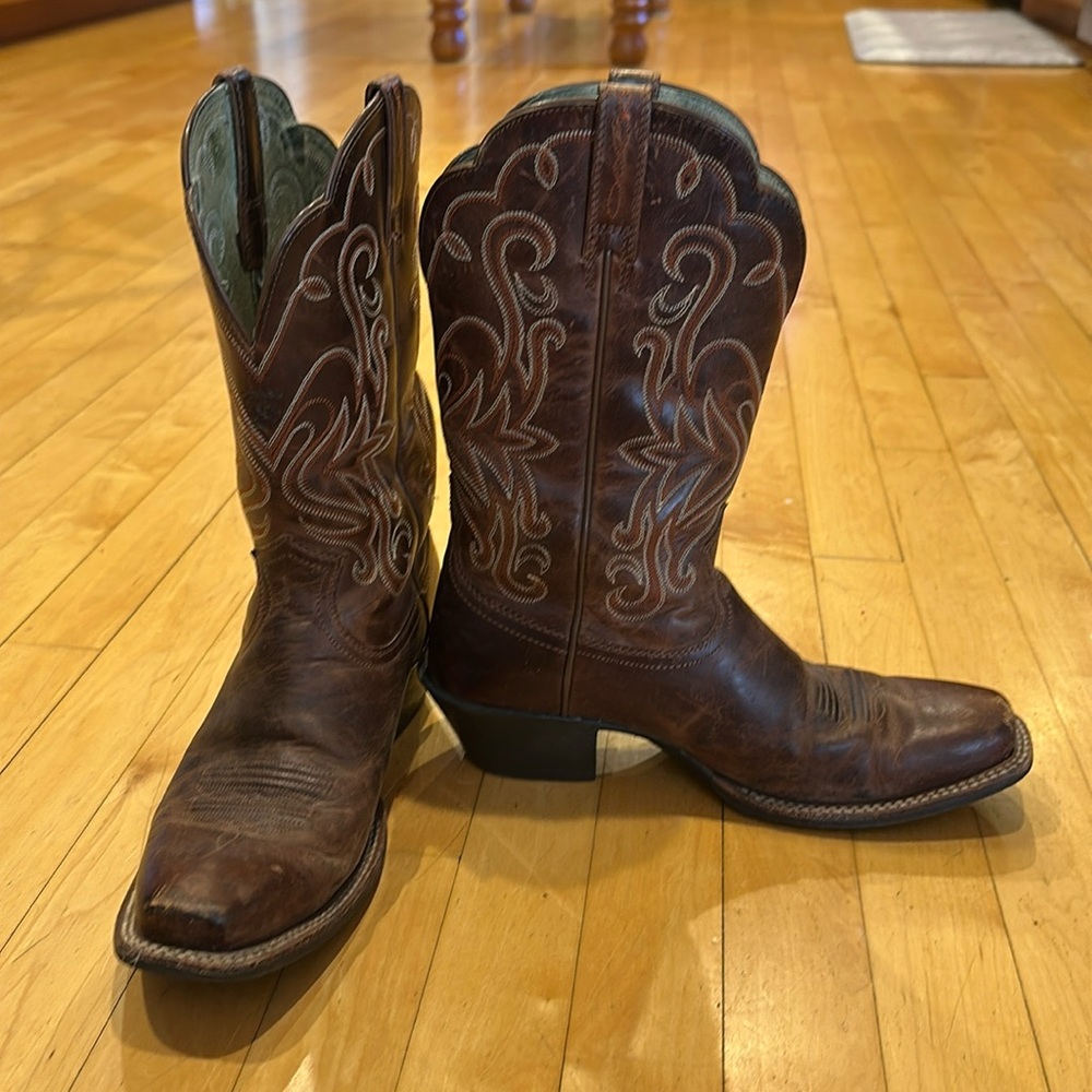 Ariat cowboy boots